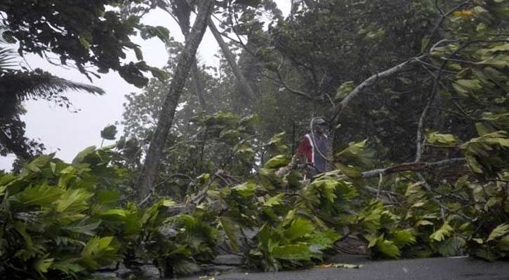 ফিজিতে ‘উইনস্টন’র তাণ্ডব, বাড়ী ঘর বিদ্ধসত ।। বিদ্যুৎ , সড়ক ও টেলিযোগাযোগ বিচ্ছিন্ন