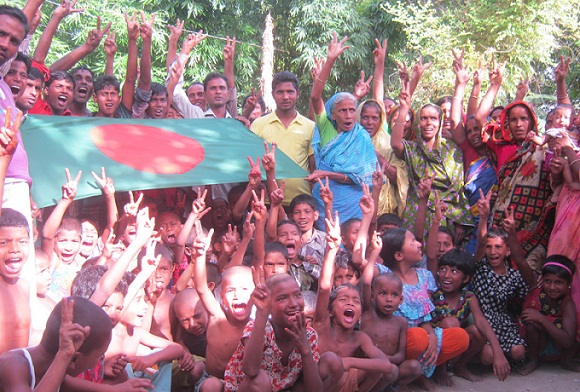 ভারতে নাগরিকত্ব গ্রহনকারী ছিটমহলবাসীরা ভোটাধিকার পেলেও বাংলাদেশে নাগরিকত্ব গ্রহনকারীদের ভোটধিকারে সংশয় দেখা দিয়েছে।।