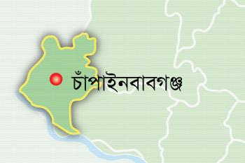 চাঁপাইনবাবগঞ্জে ট্রাকচাপায় শিশু নিহত, মহাসড়ক অবরোধ ।।