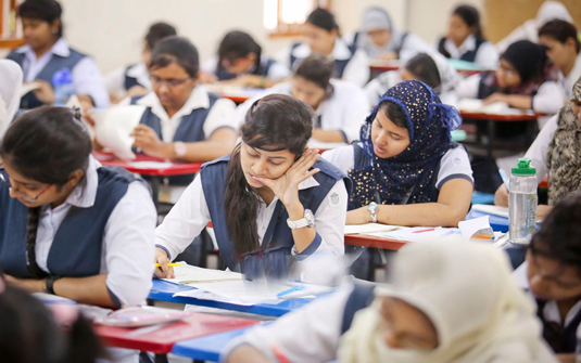 এইচএসসি পরীক্ষার প্রথম দিনে অনুপস্থিত ১২,৮৮৭; বহিষ্কার ৪৩