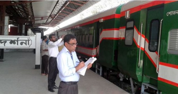 ভারত থেকে এলো রেলকোচের দ্বিতীয় চালান .......