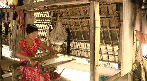 প্রায় বিলুপ্তির পথে কক্সবাজারের দ্বীপ উপজেলা মহেশখালীর তাঁত শিল্প ।।