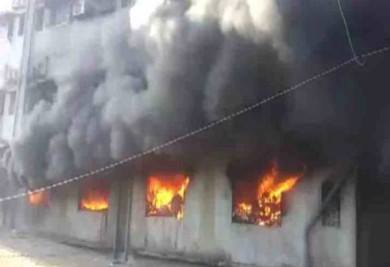 মুম্বইয়ের ভিওয়ান্ডির বহুতলে ভয়াবহ আগুন, আটকে পড়েছেন ১৫০