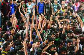 শিক্ষক কতৃক যৌন হয়রানীর প্রতিবাদে উত্তাল আহসানউল্লাহ বিশ্ববিদ্যালয় ক্যাম্পাস ।। অভিযুক্ত শিক্ষককে বহিস্কার.....