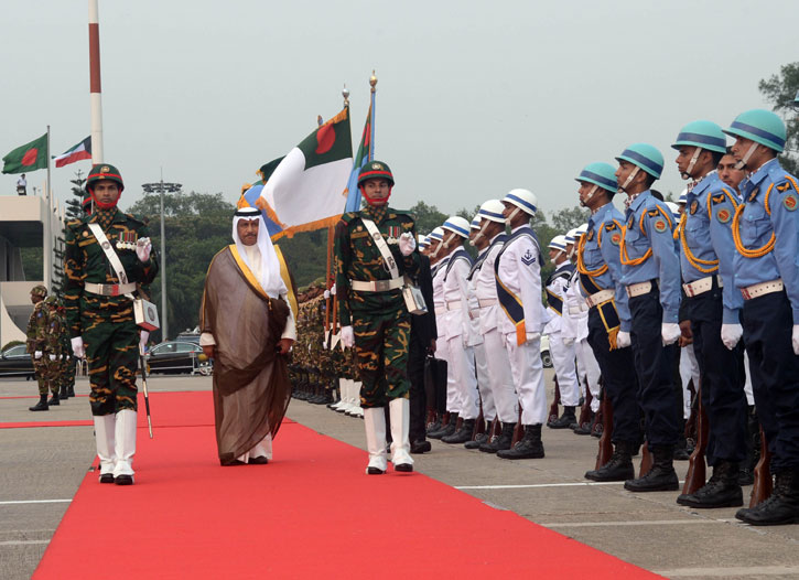 কুয়েতের প্রধানমন্ত্রীকে ঢাকা বিমানবন্দরে লাল গালিচা সংবর্ধনা ।।