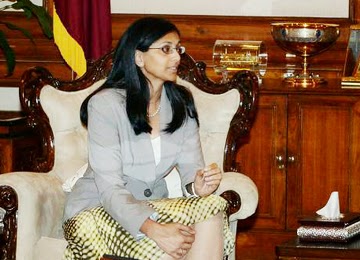 পররাষ্ট্রমন্ত্রীর সঙ্গে বৈঠক করছেন মার্কিন সহকারী পররাষ্ট্রমন্ত্রী নিশা দেশাই ।।