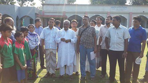 দেবহাটায় পিচ কমিটির সদস্য রাজাকার পুত্রের হাত দিয়ে বঙ্গবন্ধু-বঙ্গমাতা গোল্ড কাপের উদ্বোধন।