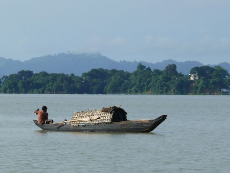 কাপ্তাই হ্রদে আগামি ৩ মাসের জন্য মাছ ধরা নিষিদ্ধ ঘোষণা।।