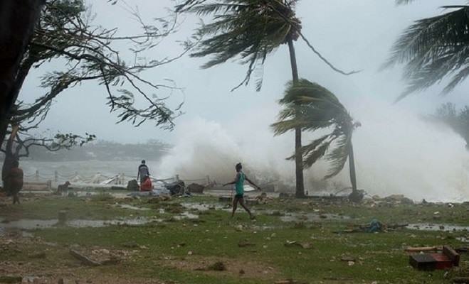 ঘূর্ণিঝড় রোয়ানু কেড়ে নিল ২০ জন বাংলাদেশীর প্রাণ।। উপকূলীয় অঞ্চলে চিংড়ি খামারের ব্যাপক ক্ষয়ক্ষতি