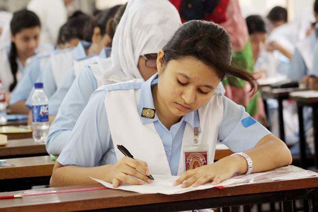 ঘূর্ণিঝড়ের কারণে এইচএসসি পরীক্ষা আবারও পেছাল