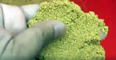 শাহজালালে বিস্কুটের বদলে ডিটারজেন্টের সঙ্গে স্বর্ণের গুঁড়া!