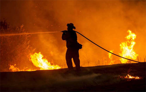 সাভারে প্লাস্টিক কারখানায় অগ্নিকান্ড।।