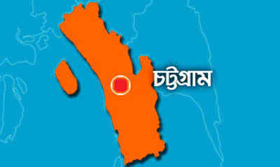 চট্টগ্রামের হাটহাজারীতে অস্ত্রসহ চার ডাকাতকে গ্রেপ্তার করেছে র‍্যাব-৭