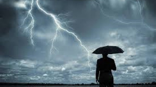 খুলনার পাইকগাছায় রেকর্ড পরিমাণ বজ্রপাতে।। নিহত ১ এবং আহত ১০