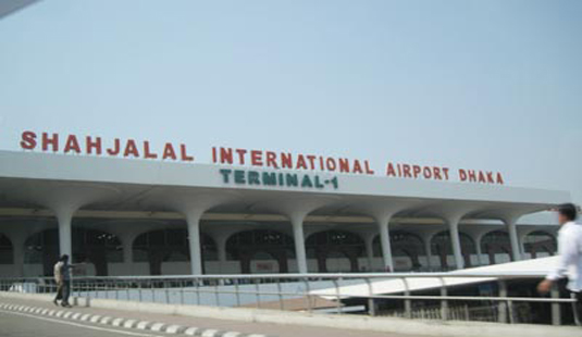 দেড় কেজি সোনাসহ বিমানযাত্রী আটক