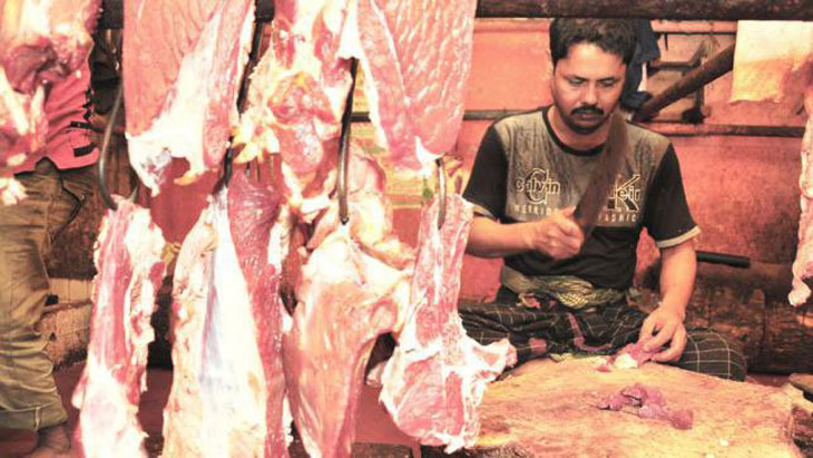 ইজারাদারদের অতিরিক্ত খাজনা ও চাঁদা আদায় বন্ধের দাবিতে আগামীকাল রাজধানীতে মাংস ব্যাবসায়ীদের ধর্মঘট