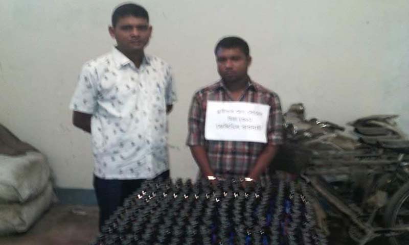 দাউদকান্দিতে ৫৬৮ বোতল ফেনসিডিলসহ এক ব্যক্তি গ্রেপ্তার