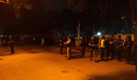 গুলশানে বিদেশি রেঁস্তোরায় জঙ্গী হানা, দুই পুলিশ কর্মকর্তা নিহত, আহত ২০ ।। হামলার দায় স্বীকার করল আইএস....