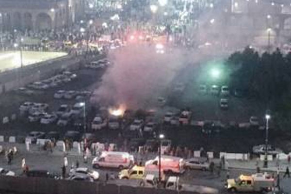 মদিনায় মসজিদে নববীর কাছে আত্মঘাতী বোমা হামলায় নিহত২।।