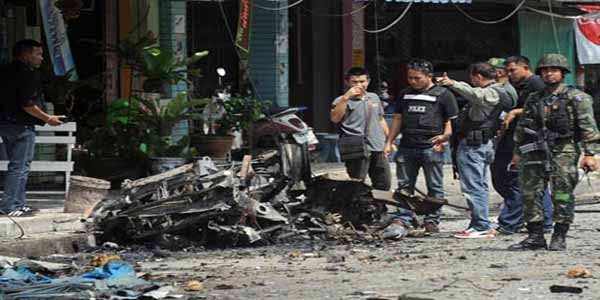 থাইল্যান্ডের পাত্তানিতে ভয়াবহ গাড়ি বোমা বিস্ফোরন।।