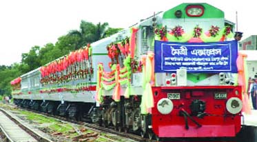 গুলশানে জঙ্গী হামলার জেরে সাময়িক ভাবে বন্ধ করা হল ভারত-বাংলাদেশ একমাত্র আন্তর্জাতিক ট্রেন মৈত্রী এক্সপ্রেস।।