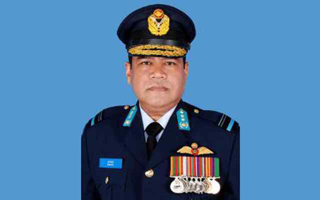 যুক্তরাজ্যের উদ্দেশ্যে গত ঈদের দিন ঢাকা ছেডেছেন বাংলাদেশ বিমান বাহিনী প্রধান