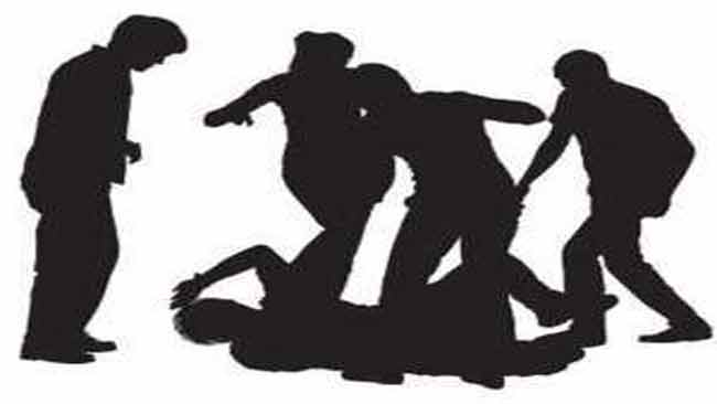 চিরিরবন্দরে গণপিটুনিতে অভিযুক্ত ডাকাত নিহত, গুরুতর আহত ১