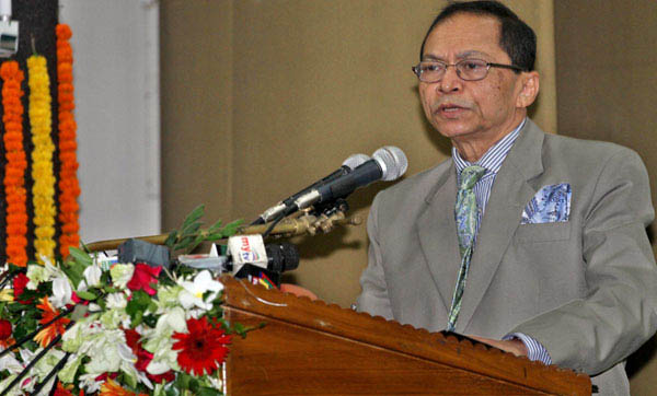 অতি উৎসাহী কর্মকর্তা-কর্মচারীরা সরকারকে বিপথগামী করছে।। প্রধান বিচারপতি সুরেন্দ্র কুমান সিনহা   