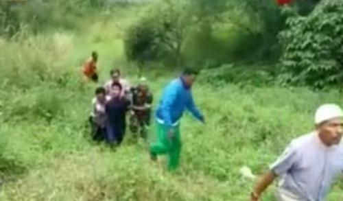 ইন্দোনেশিয়ায় কারাগার থেকে ২০০ বন্দীর পলায়ন।।   