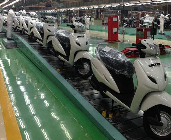 চীনকে হটিয়ে মোটর বাইক বিক্রিতে শীর্ষস্থান ভারতের।।   