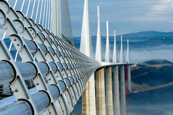 কাশ্মীরে আইফেল টাওয়ারের চেয়েও উচু রেল-সেতু নির্মাণ করছে ভারত।।   