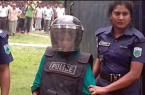 রাজশাহীতে আত্মসমর্পণ করা নারী জঙ্গি সুমাইয়া ১০ দিনের রিমান্ডে।।   