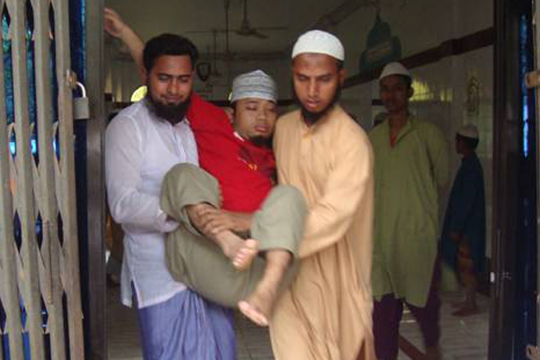 ব্রাহ্মণবাড়িয়ায় বিদেশি তাবলীগদের অজ্ঞান করে সর্বস্ব লুটে নিলেন দোভাষী হাসান।।   