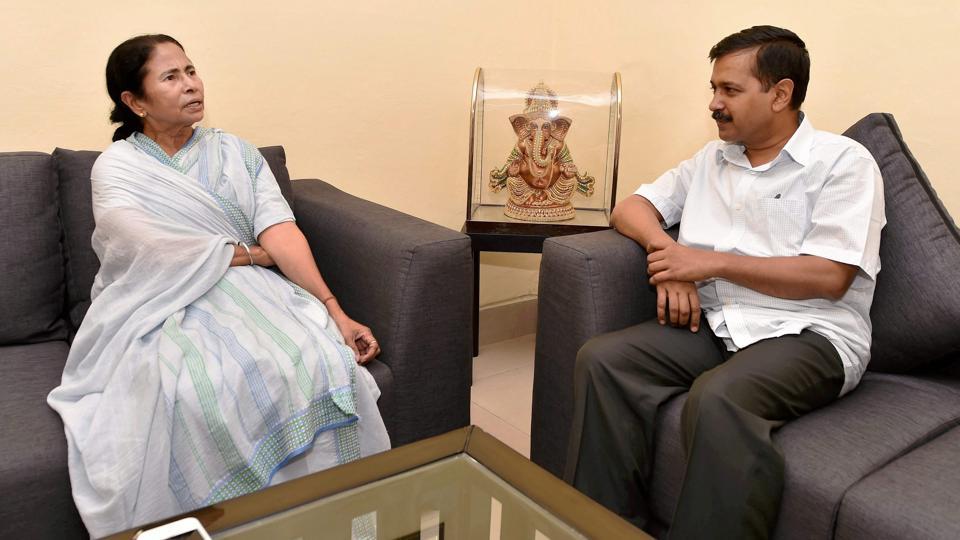 দিল্লীতে সাংসদ অভিষেকের বাসভবনে মমতা-কেজরীবালের বৈঠক ।।   