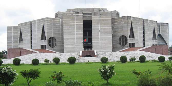 এমপিদের সঙ্গে কথা বলে চিকিৎসা সহায়তার চেক বিতরণের সুপারিশ।।