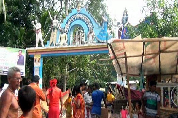 মাদারীপুরের রাজৈরে শুরু হলো শ্রী শ্রী গণেশ পাগলের কুম্ভ মেলা।।   