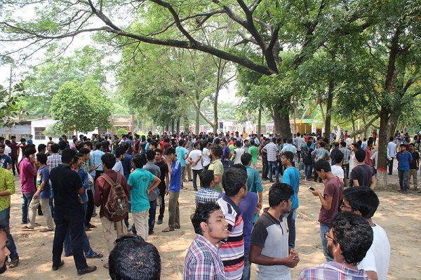 সকল আবাসিক হল ছেড়েছে জাবি শিক্ষার্থীরা, আটক ৪২ শিক্ষার্থীর জামিন