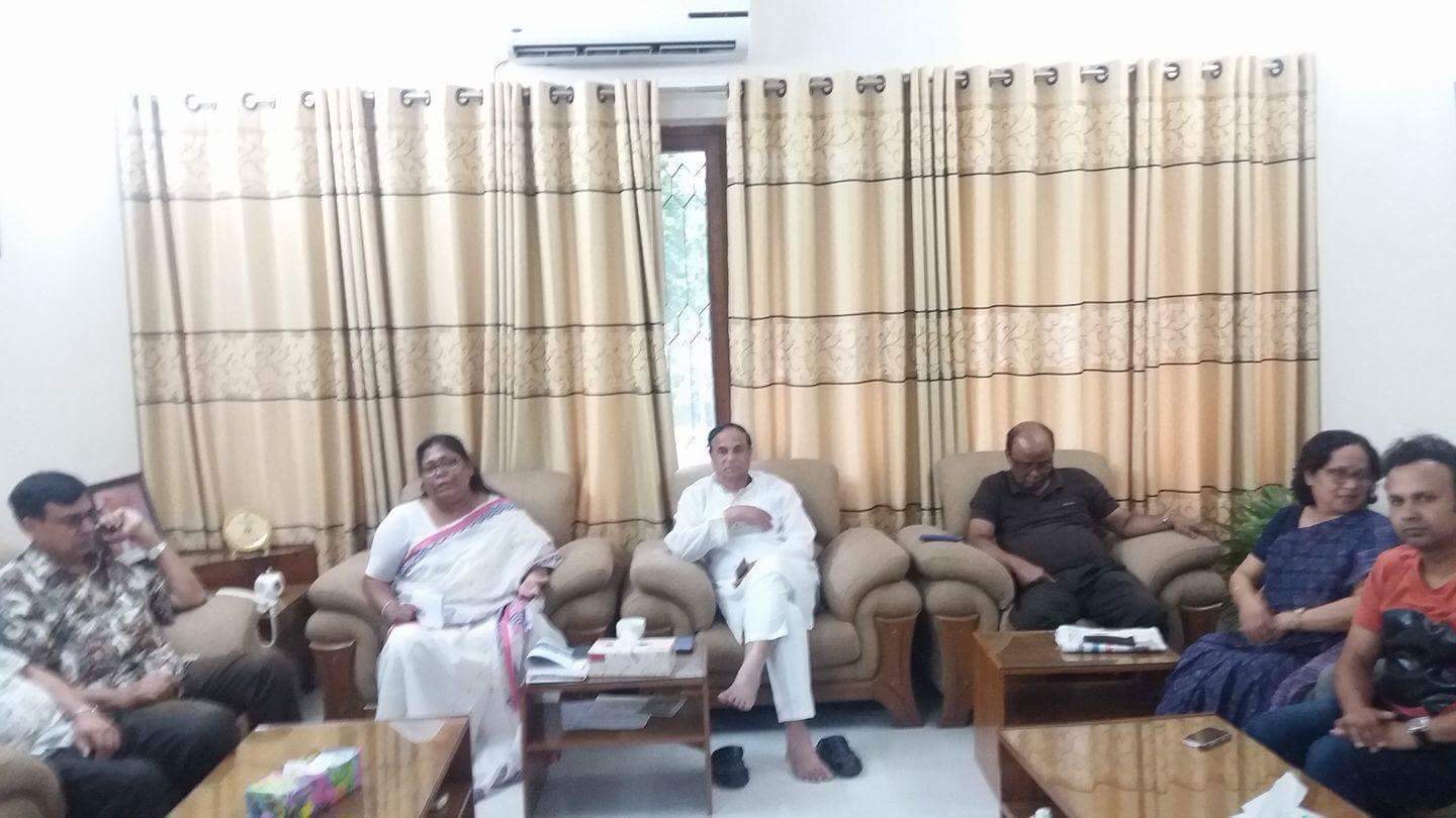 তদন্ত কমিটির কাজ শুরু, মামলা প্রত্যাহার নাচক, পুনরায় ভিসির সঙ্গে বৈঠক