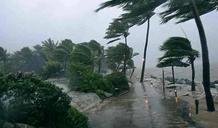 উপকুলের শরণখোলা ও মংলায় ১৫ হাজার মানুষ আশ্রয় নিয়েছেন।।