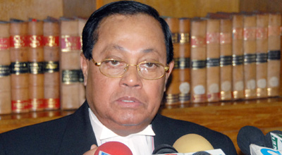 সরকার চায় না দেশের মানুষ ব্যাংকে টাকা জমা রাখুক ।। ব্যারিস্টার মওদুদ আহমেদ