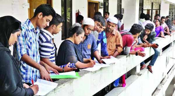 প্রথম দফায় একাদশে ৬১ হাজার ৯৯ জন শিক্ষার্থী ভর্তির সুযোগ পায়নি।।