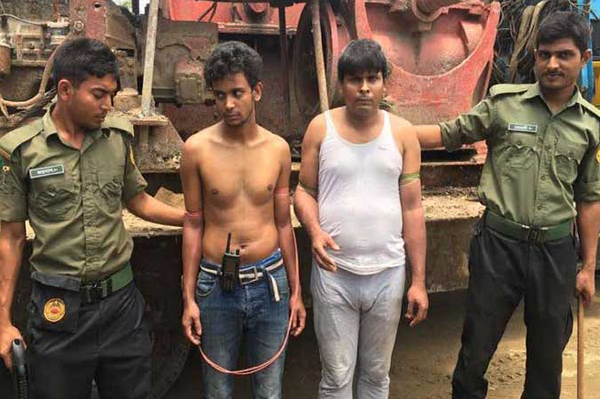 চট্টগ্রাম সিটি কর্পোরেশনের কর্মকর্তা সেজে কোটি টাকার হুইচ মেশিন চুরি।।