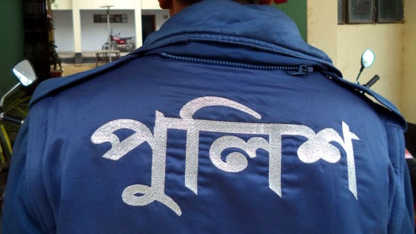 যশোরে দেহ তল্লাশির নামে পুলিশের বিরুদ্ধে পকেটে গাঁজা ঢুকিয়ে দিয়ে হয়রানি অভিযোগ।। অভিযুক্ত কর্মকর্তা ক্লোজড