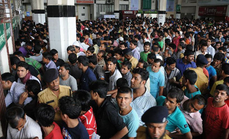 আগামীকাল থেকে ঘরমুখো যাত্রীদের জন্য ট্রেন-বাসের আগাম টিকিট বিক্রি শুরু।।      