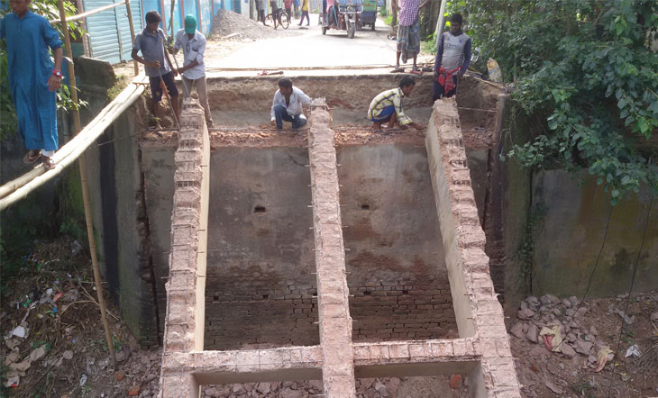 ব্রাহ্মণবাড়িয়ায় সড়কের ব্যবস্থা না করেই ব্রিজ নির্মাণ শুরু।।      
