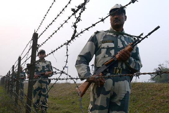 চাঁপাইনবাবগঞ্জ সীমান্তে বিএসএফের গুলিতে এক বাংলাদেশি গরু চোরাকারবরী নিহত।।   