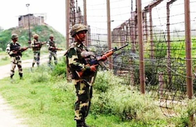 কুড়িগ্রামের রৌমারী সীমান্তে বিএসএফের পাথর নিক্ষেপ,১ বাংলাদেশি নিখোঁজ।।   