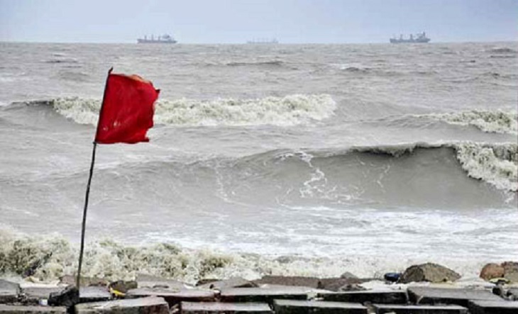সমুদ্র বন্দরগুলোতে ৩ নম্বর সংকেত অব্যাহত ।।   