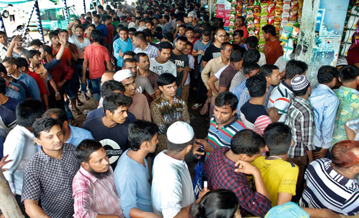২১,২২ ও ২৩ জুনের বাসের টিকিটের জন্য যাত্রীদের মধ্যে হাহাকার।।