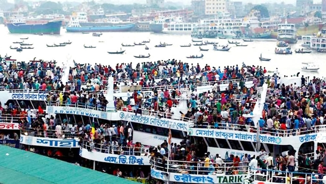 দক্ষিণাঞ্চলের ঘরমুখো নৌ-যাত্রীদের কাছ থেকে অতিরিক্ত ভাড়া আদায়।।